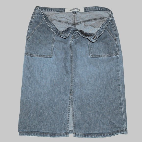 GAP JEANS Women's Size 8 Blue Denim Pencil Skirt - Front Zip/Slit Pocket Buttons - Picture 2 of 4